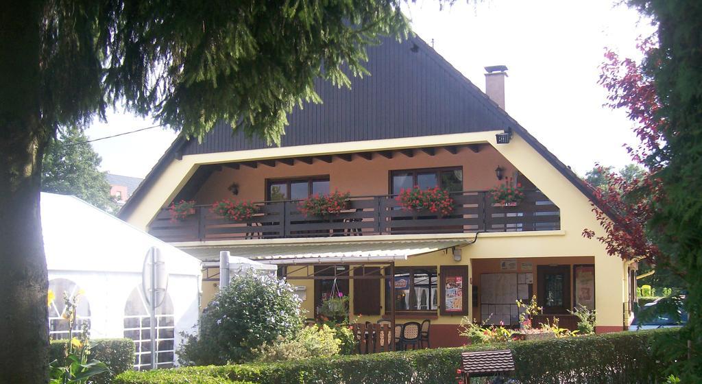 Camping Au Pays De Hanau Otel Dossenheim-sur-Zinsel Dış mekan fotoğraf